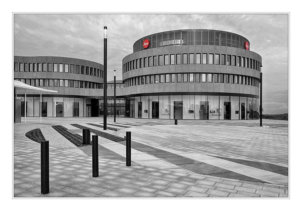 LEICA