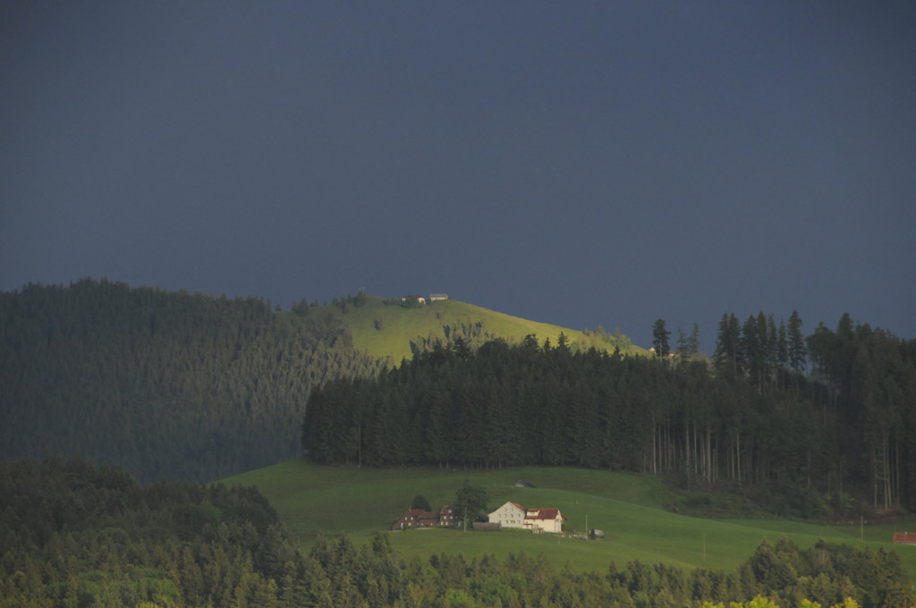 letztes Licht vor einem Gewitter