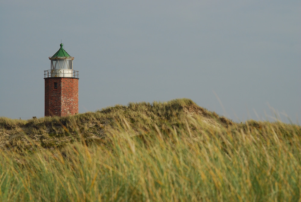 Leuchtturm am roten Kliff von Kampen auf Sylt