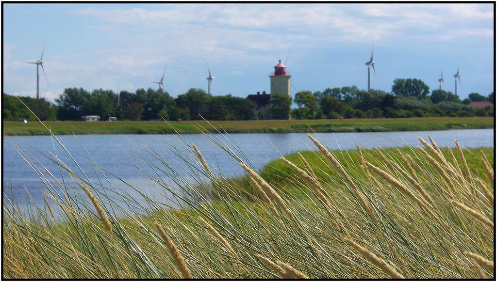 Leuchtturm aus der Ferne (Insel Fehmarn)