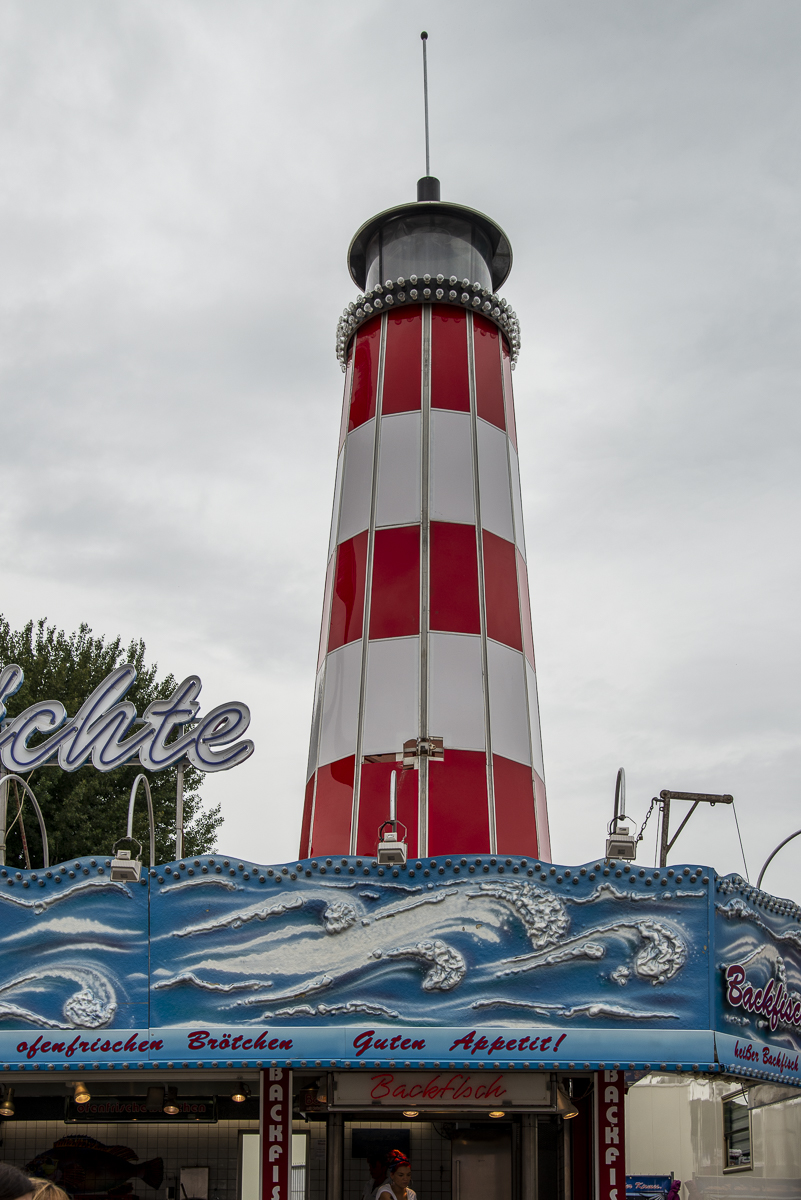 Leuchtturm Kirmes 1.jpg