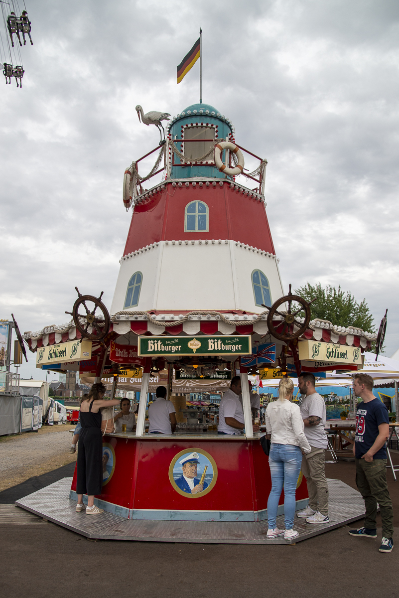 Leuchtturm Kirmes 2.jpg
