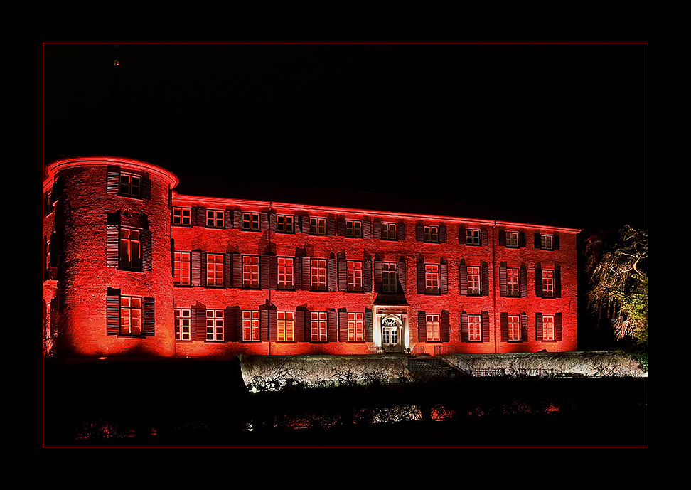 Lichterstadt Eutin Schloss in Rot