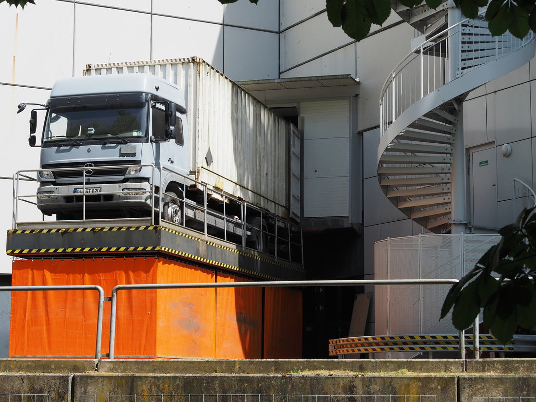 LKW im gehobenen Dienst.jpg