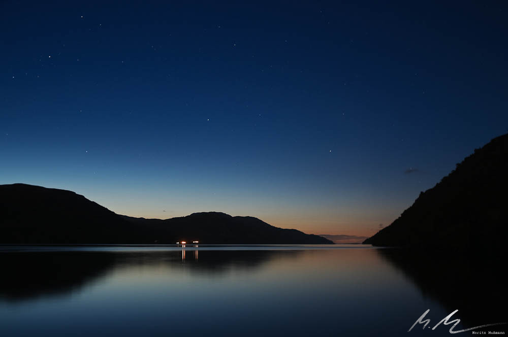 Loch Ness bei Nacht