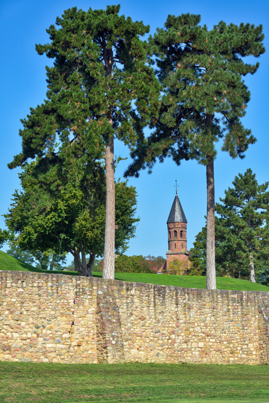 lorsch_ev_kirche_800.jpg