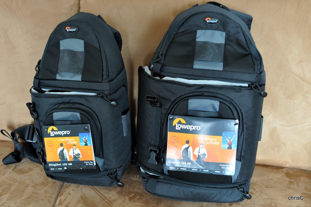 Lowepro Slingshot 100 neben Slingshot 200