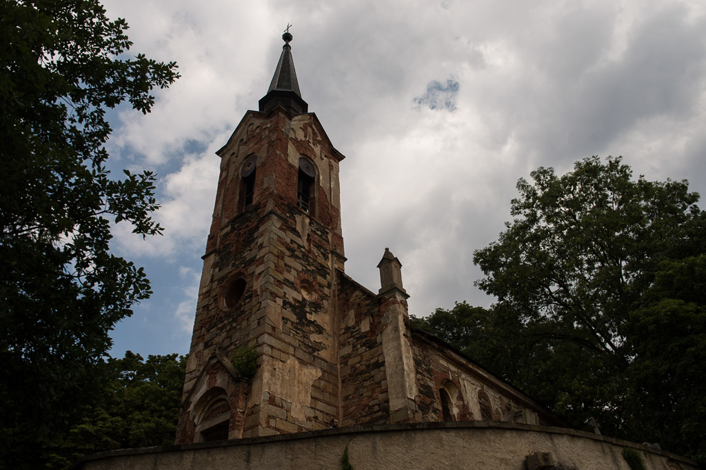 Lukova Geisterkirche 01