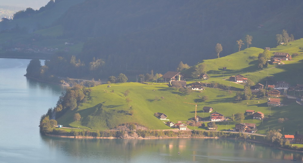 Lungerns Mühlengässli im Morgendunst c