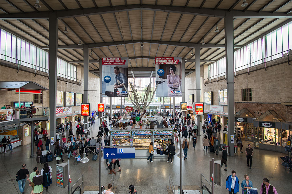 München Hauptbahnhof
erste Bilder mit dem Nikon 1,8/20 mm