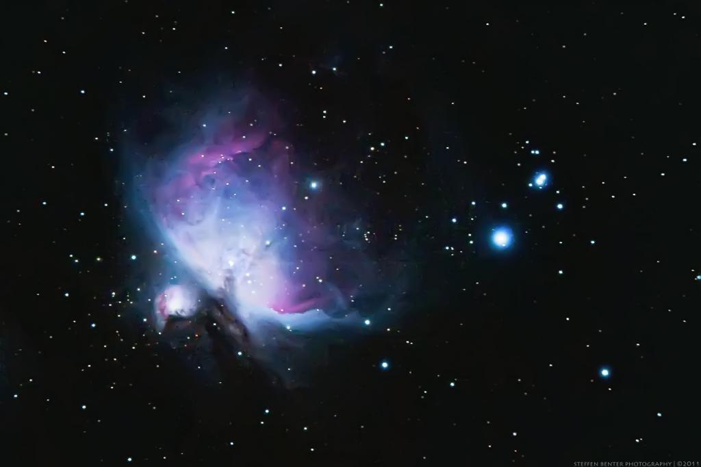 M42 Orion Nebel

Aufnahmeoptik:
Astro Professional 115/800mm Triplet
Nachführung mit LVI Smartguider 2 am TS IN ED 70/420mm
Auf Montierung CGEM
Kamera