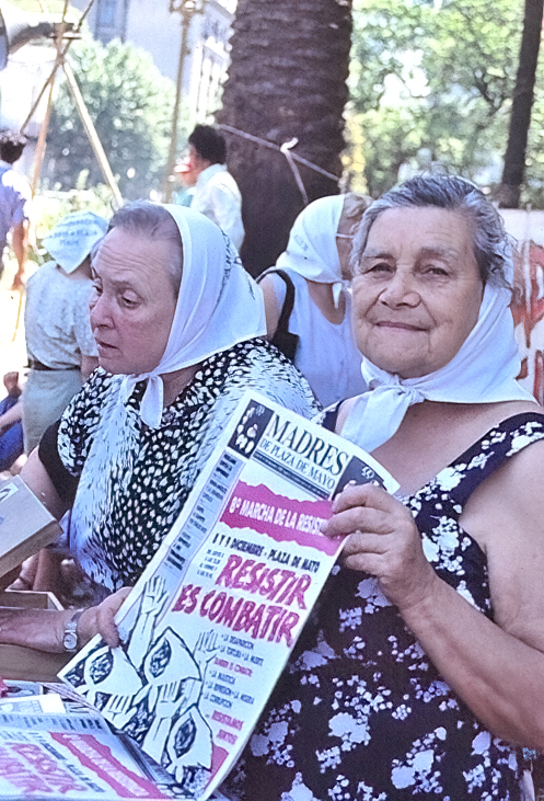 Madres de Plaza de Mayo ca. 1989.jpg