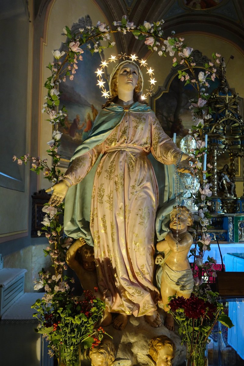Marienstatue Isola dei Pescatori.jpg