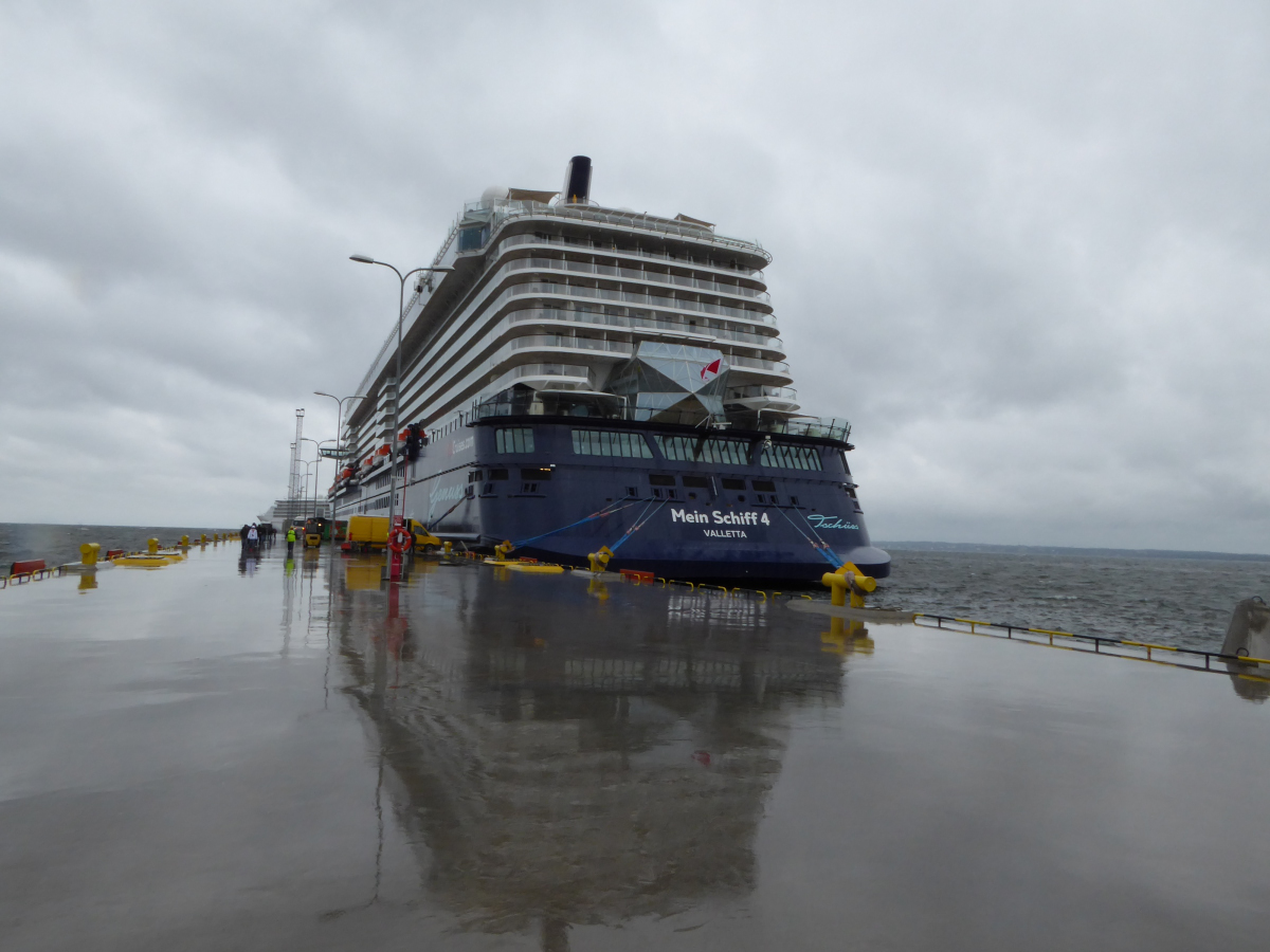 Mein Schiff 4