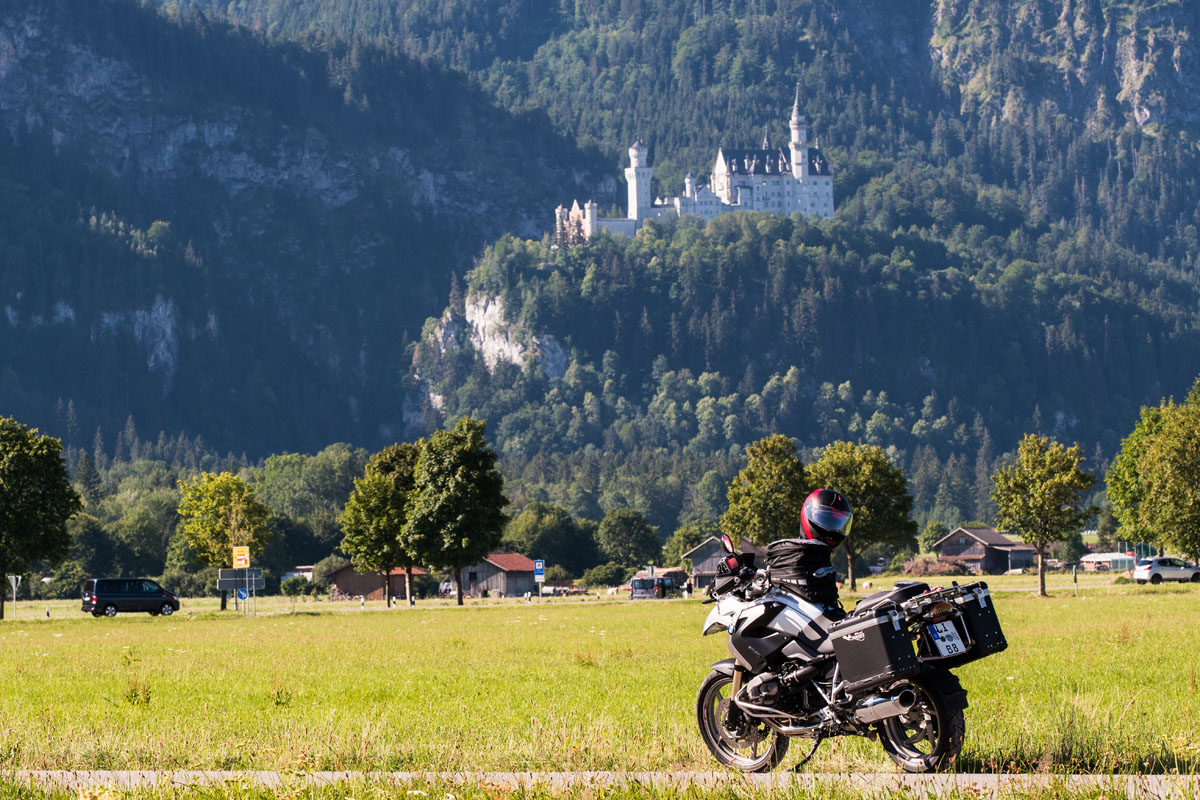 Meine GS vor Schloss Neuschwanstein