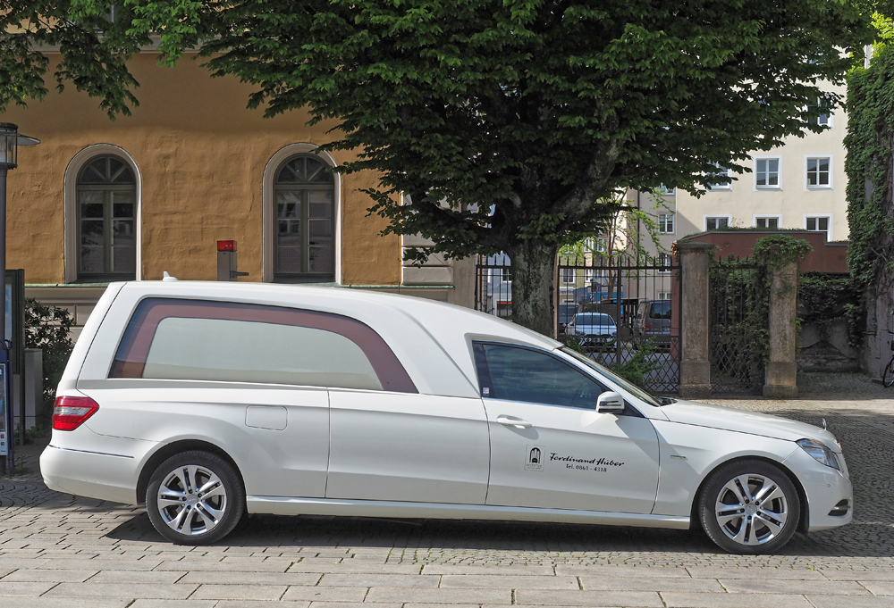 Mercedes Banz Bestatter.jpg