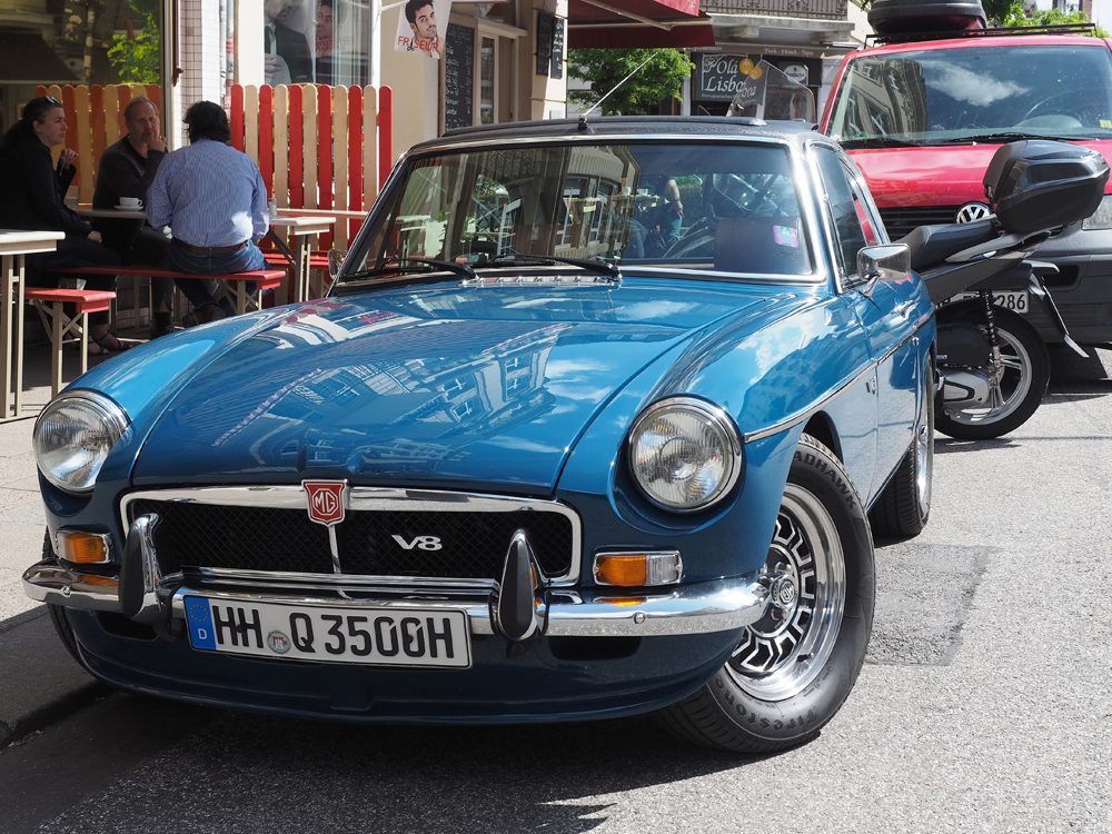 MG B GT V8 b.jpg