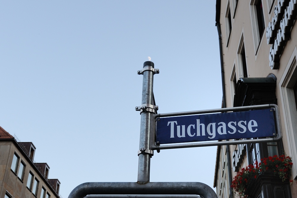 Mond über der Tuchgasse
zu Nürnberg