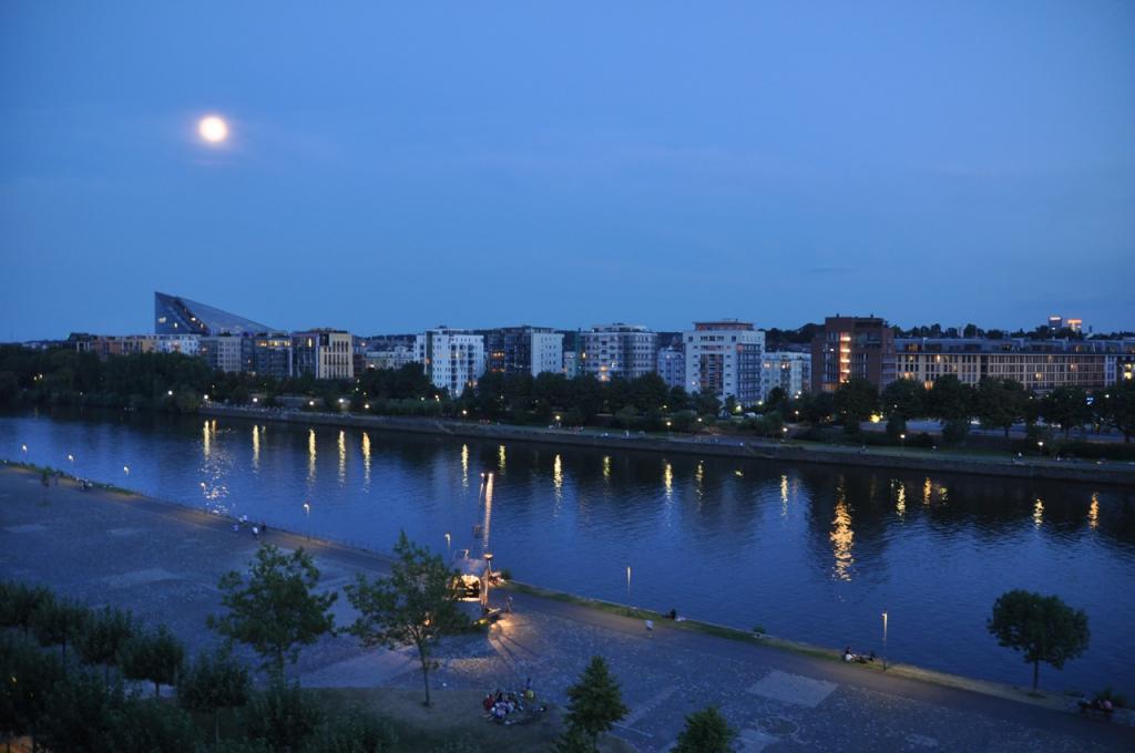Mond2