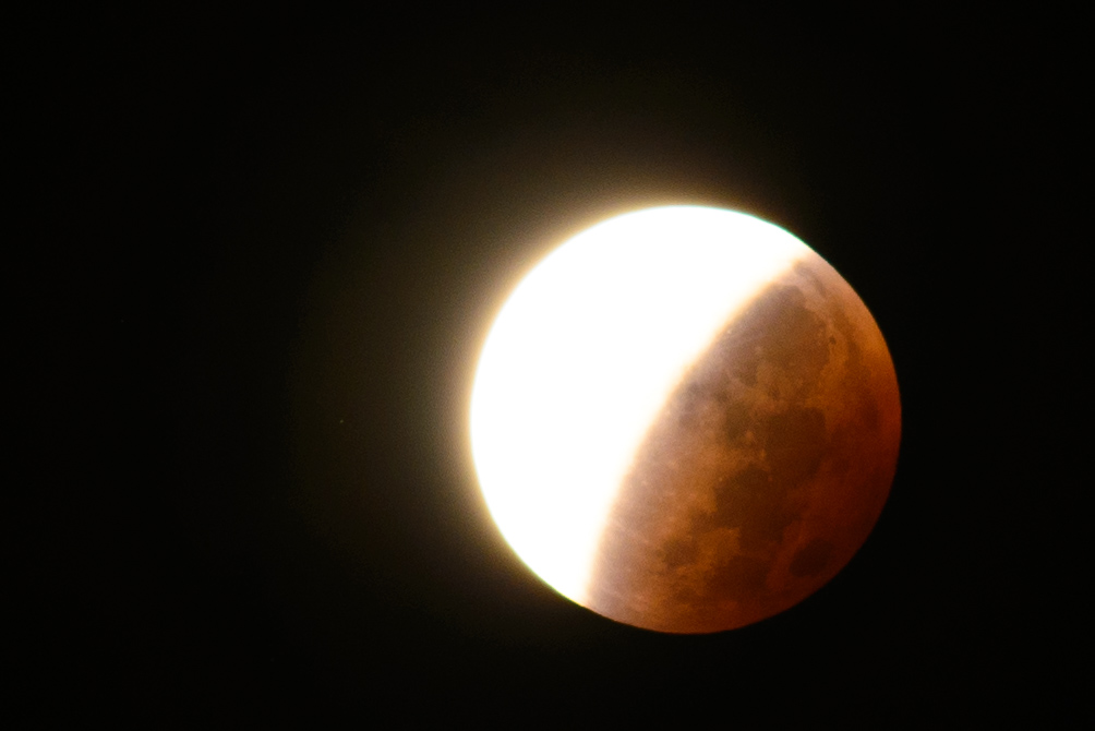 Mondfinsternis, Belichtung auf den Schatten