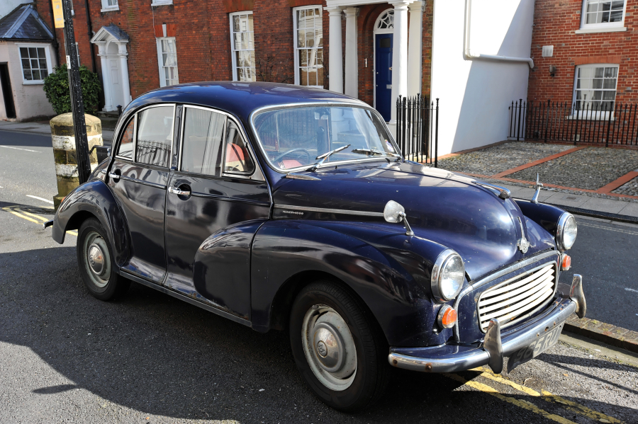 Morris Minor 1000 schwarz.jpg