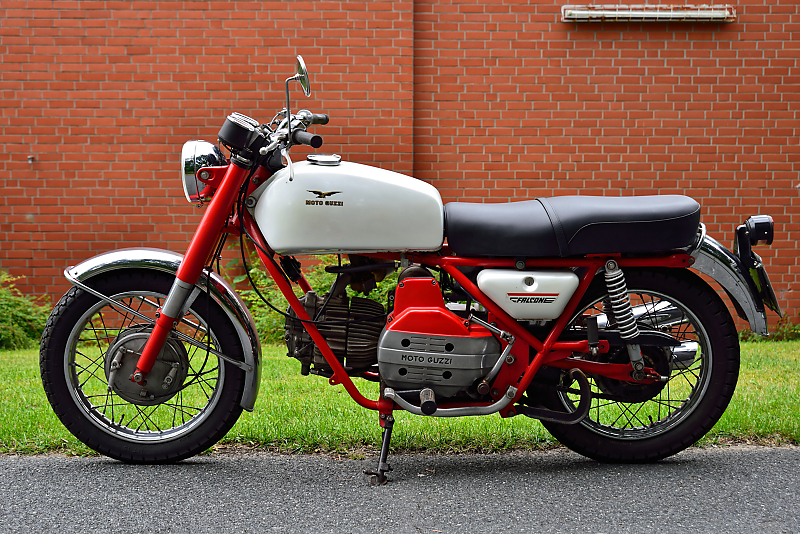 Moto Guzzi Falcone links.jpg