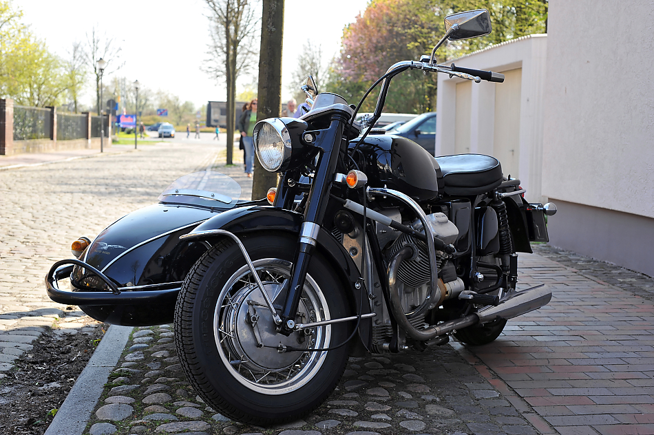 Moto Guzzi V7 Gespann 1.jpg