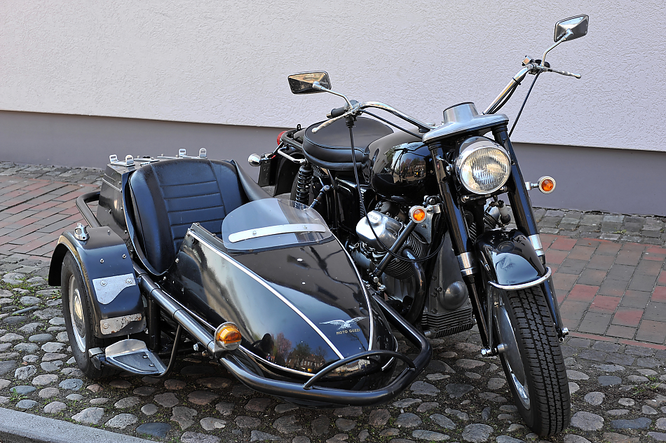 Moto Guzzi V7 Gespann 2.jpg