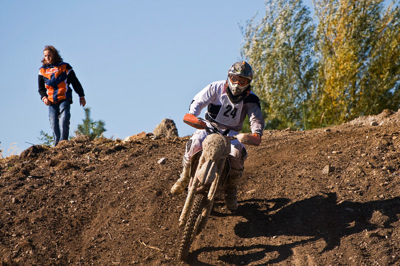 Motocross 01 1
in einer Sandgrube in Karlstetten, Niederösterreich
Bergabfahrt