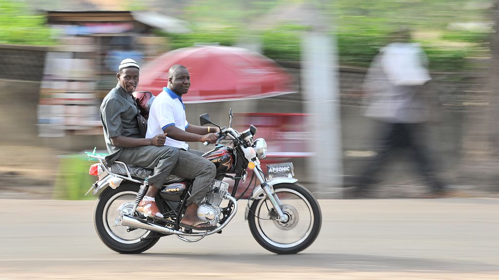 Motorrad in Kara 4501