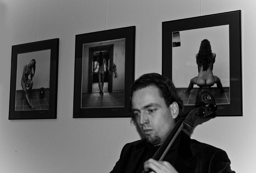 Musik auf einer Vernissage zu einer Ausstellung des 
bekannten Fotografen Klaus Ender