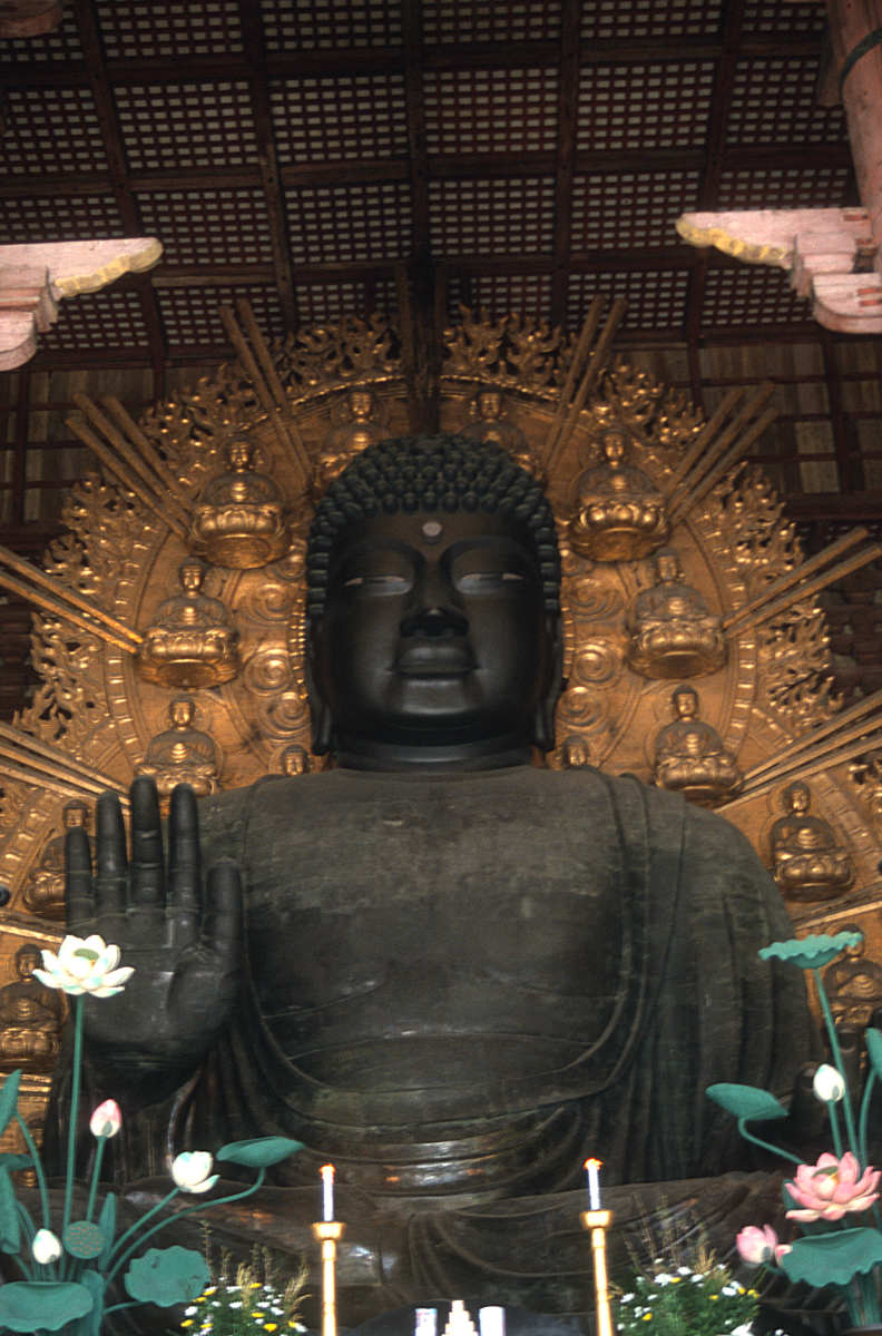 Nara, Große Buddha-Statue Todai-ji Tempel.jpg