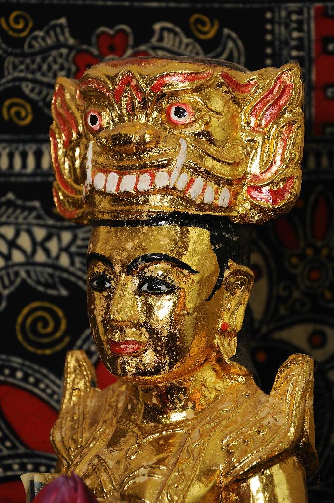 Nat ("Geist") [Kopf] - Myanmar, Holz, handgeschnitzt, blattvergoldet - ca. 2000