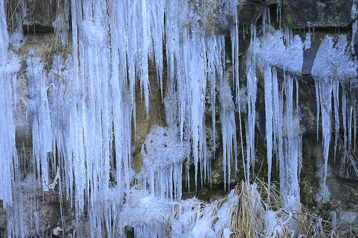 Natur_Winter_Eiszapfen_Zf_DSC0338_18x12x150.jpg