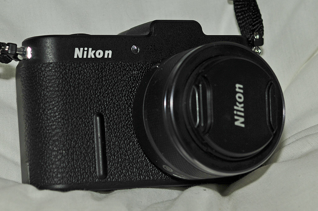 Nikon 1 V1 mit F2-Leder (MHX5644x)
