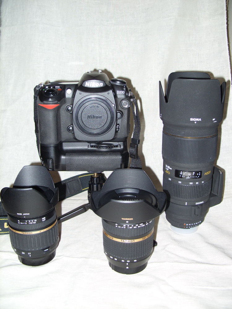 Nikon D200, Sigma 70-200 2,8, Tamron 17-50 2,8 +
Tamron 10-24
