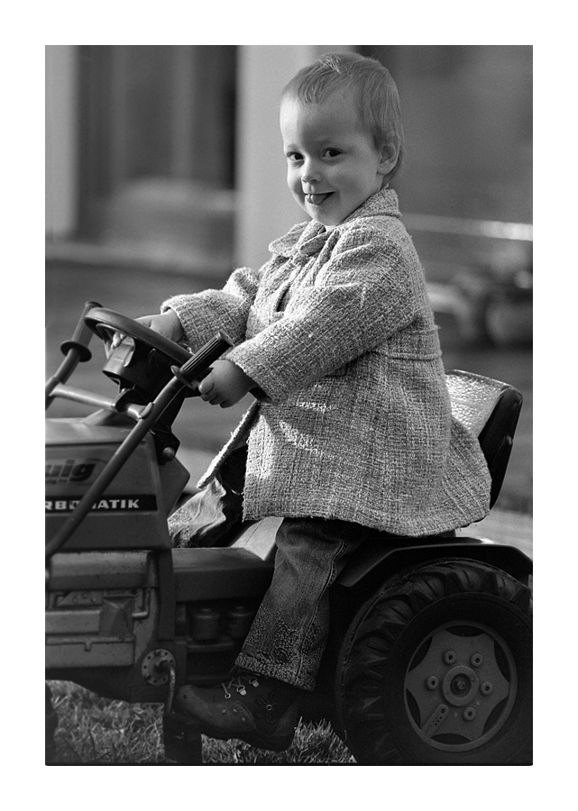 Nikon F100, Ilford Delta 400, Nikkor 200/4 AiS @ f/5.6