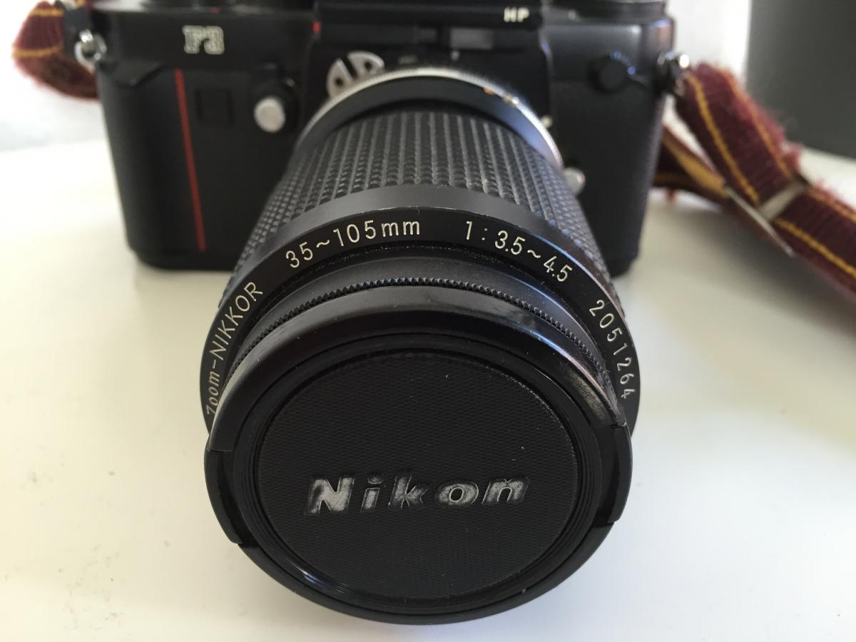 Nikon F3 mit Nikkor 35-105