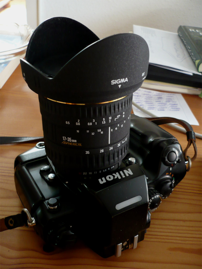 Nikon F4S mit Sigma 17-35F2,8-4 Asph.