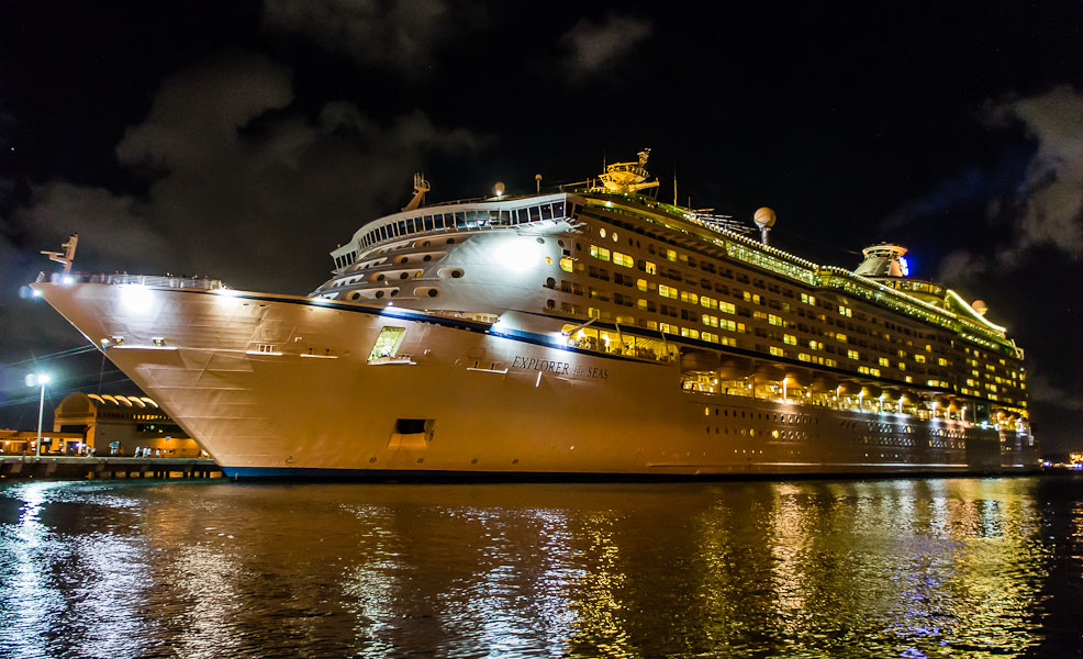 Nikon   Forum Explorer of the Seas 1