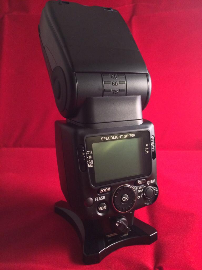 Nikon SB-700
