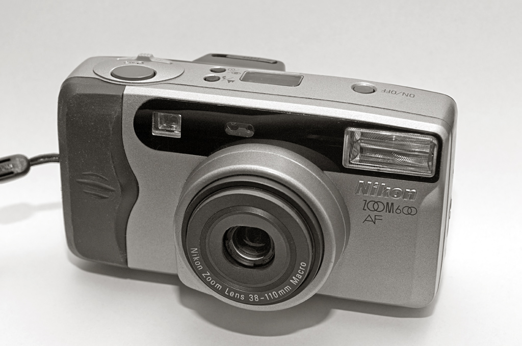 Nikon Zoom 600 AF