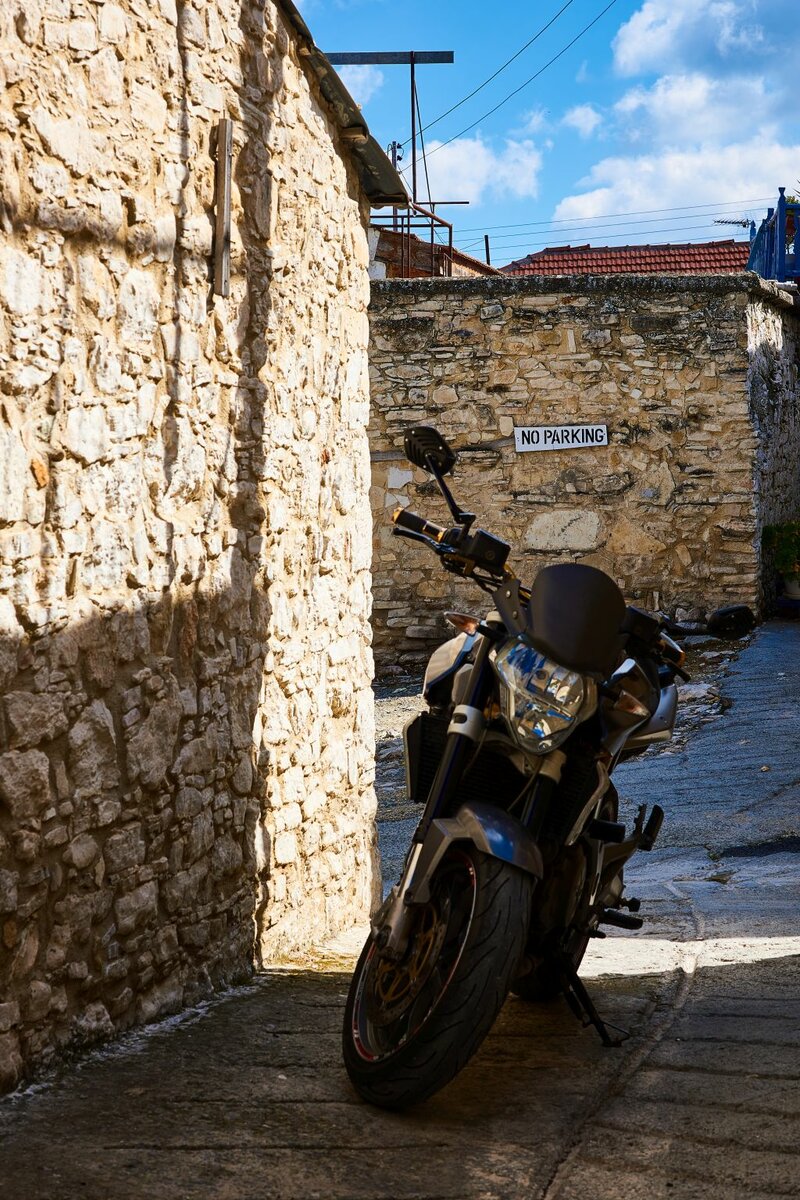 No Parking 1.jpg