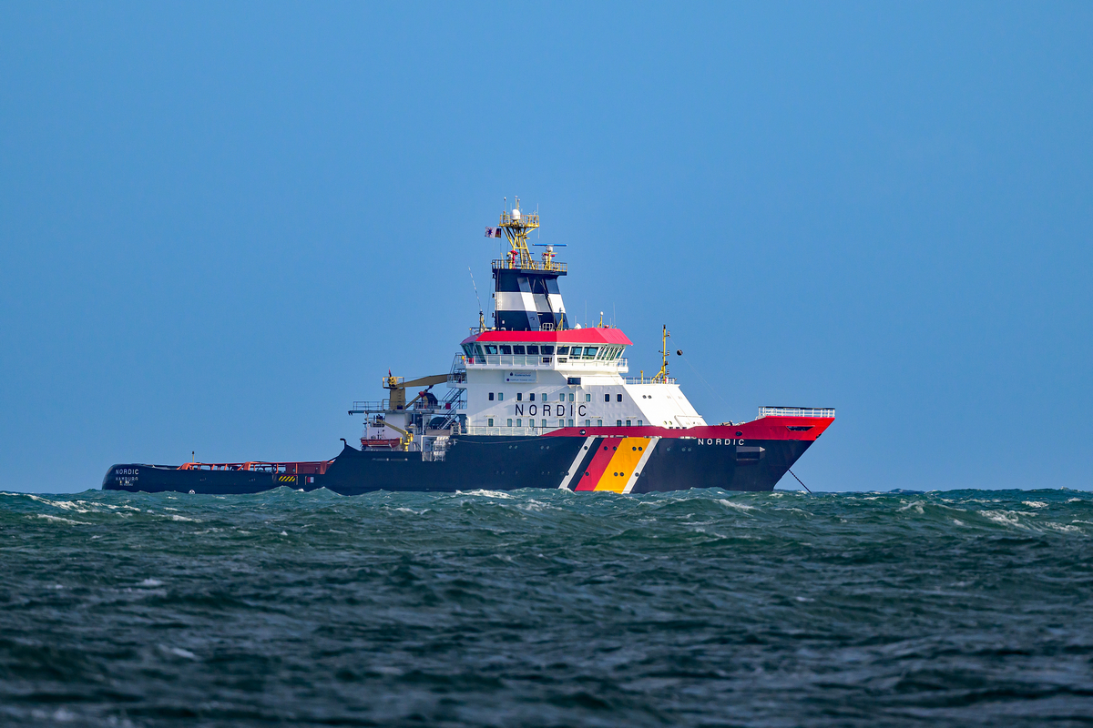 NZ9_1424_Hochseebergungsschlepper Nordic vor Helgoland_IA_10_2022.jpg