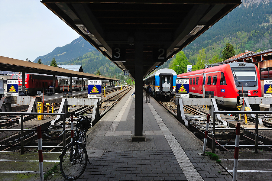 Oberstdorf Bhf aussen.jpg