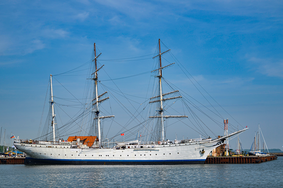OF-13540.jpg