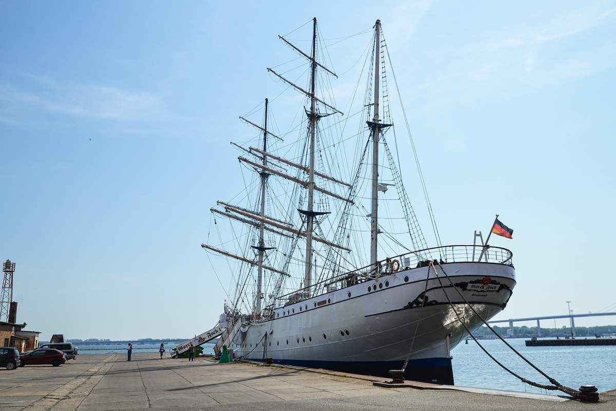 OF-13557.jpg