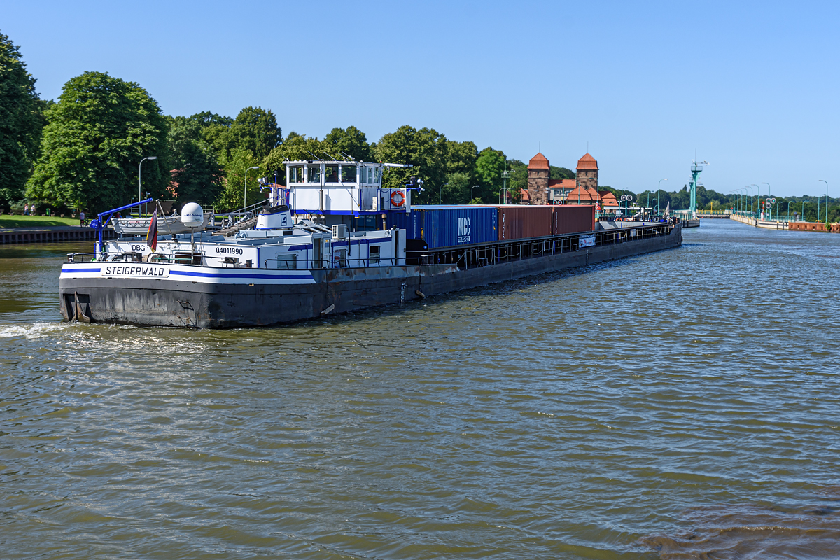 OF2_50852.jpg