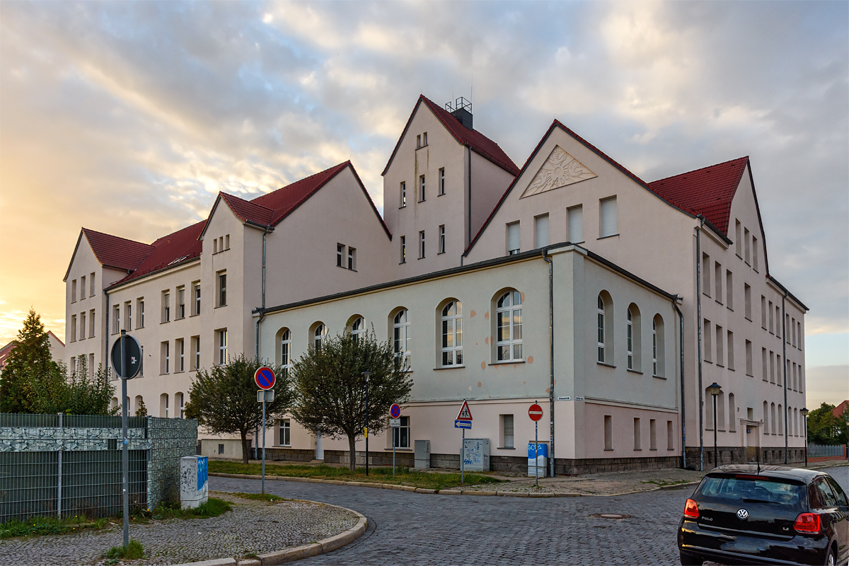 OF2_66571.jpg