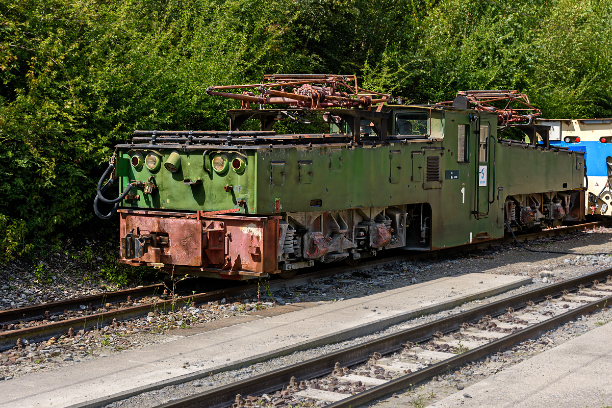 OF2_69370.jpg